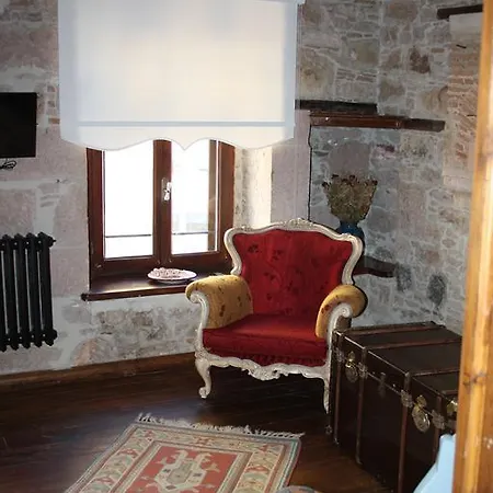 Derya Hanim Konagi Ayvalı